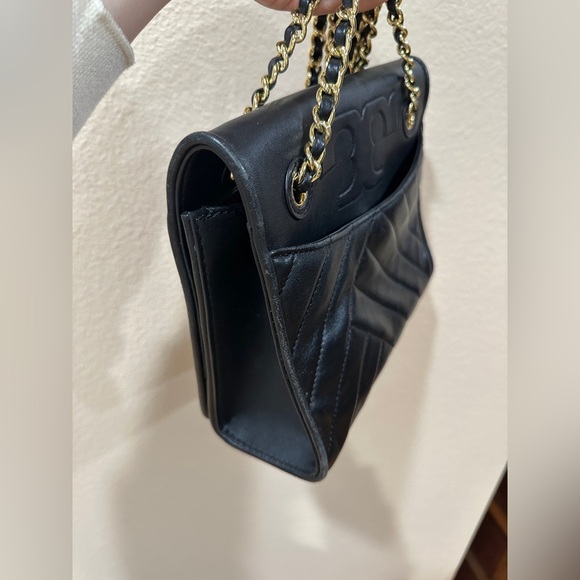 Tory Burch small classic one flap gold chain crossbody/ shoulder bag - Picture 3 of 16